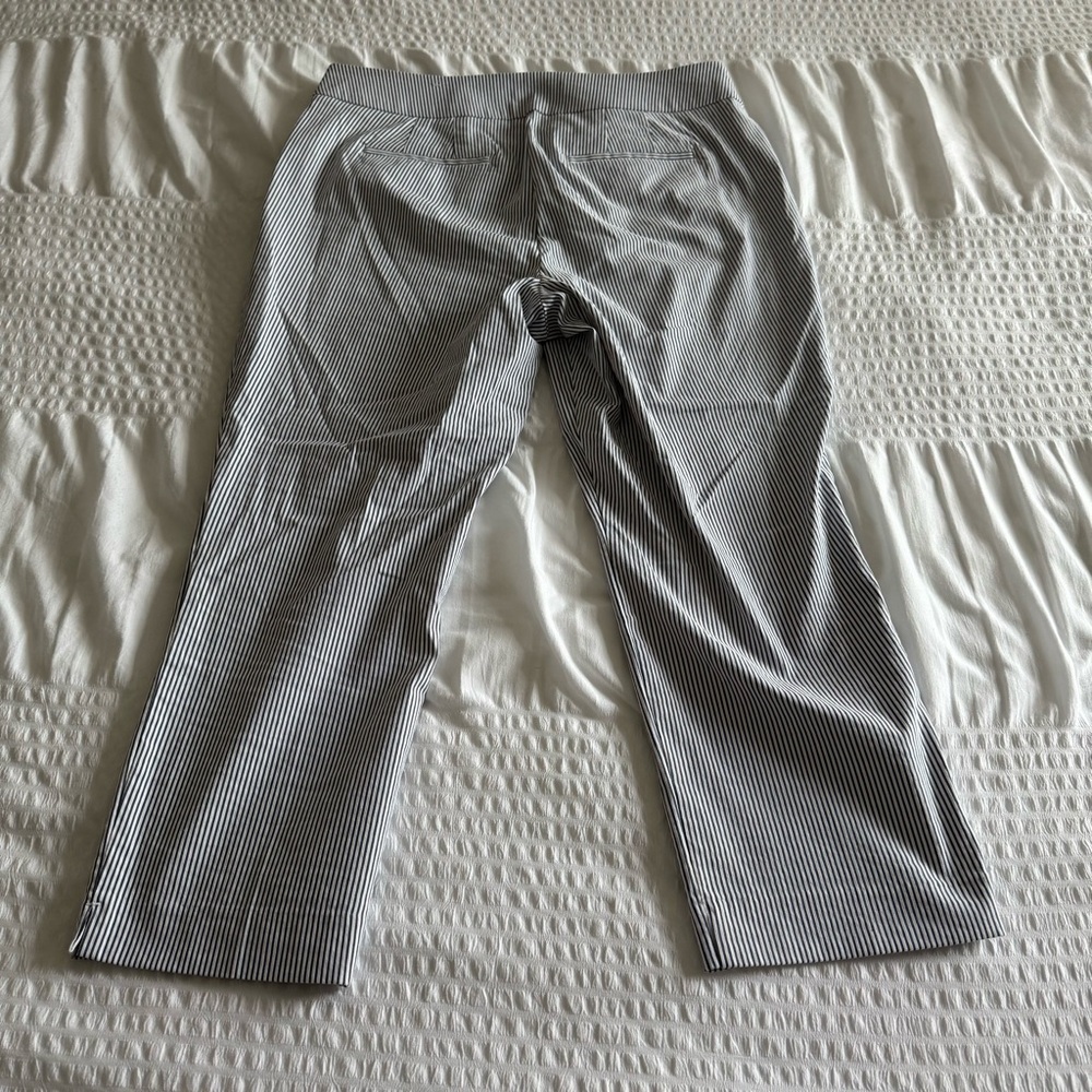 Ann Taylor Women's Striped Capris - Picture 6 of 6